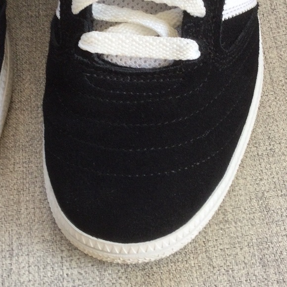 Adidas Sneaker - Picture 2 of 8